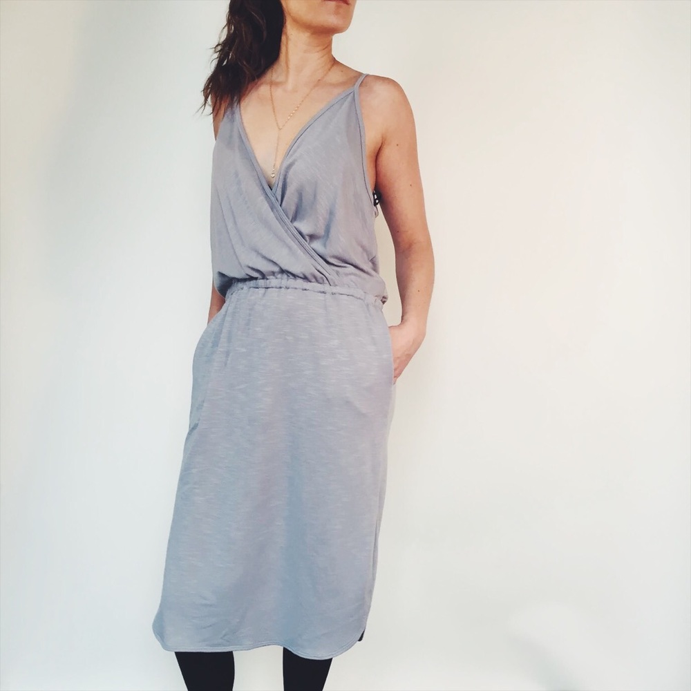 Lanston light gray midi sleeveless dress Size M.